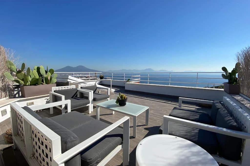 Appartamento The Attic 'Panorama' Napoli Esterno foto
